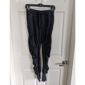 FREE PEOPLE FP Movement Hot Shot Shirred Pants XS Washed Black Active Joggers